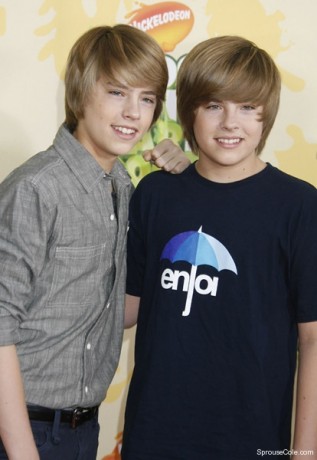 cole-and-dylan-sprouse-162533